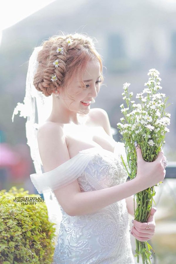 Váy áo của DJ Sài Thành khiến bao người &#34;đau con mắt bên phải&#34; - 13