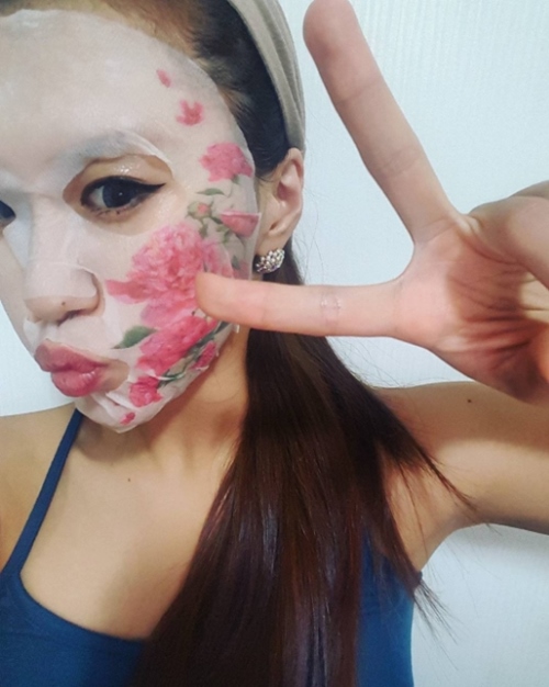 Gái trẻ &#34;xách dép chạy&#34; mới kịp độ sexy của bà mẹ 1 con xứ củ sâm - 15