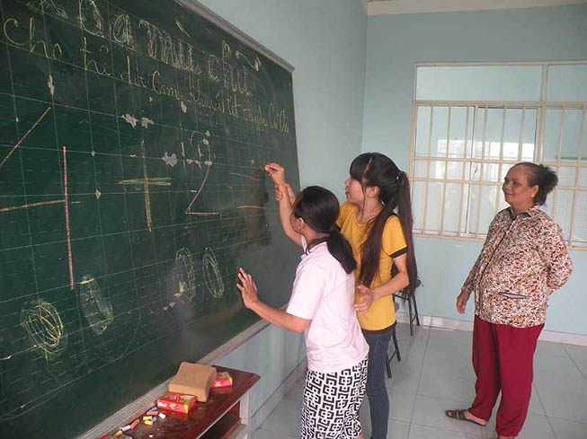 30 tuổi, học phép cộng trong phạm vi 6 - 2