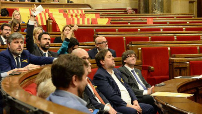 Catalunya độc lập: Barca - Messi án binh bất động, báo giới tránh đổ dầu vào lửa - 1