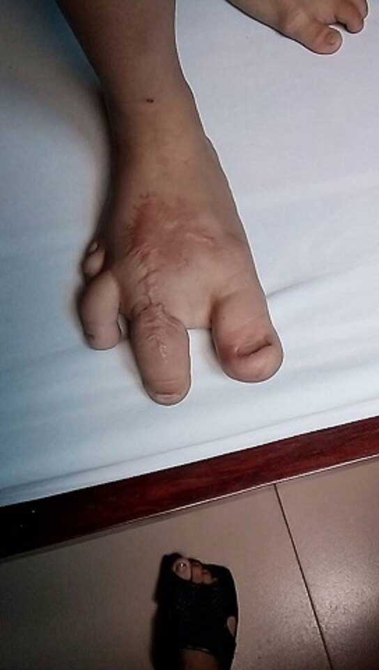 Nghẹn lòng bé gái 5 tuổi với ước mơ được... mặc quần dài - 3