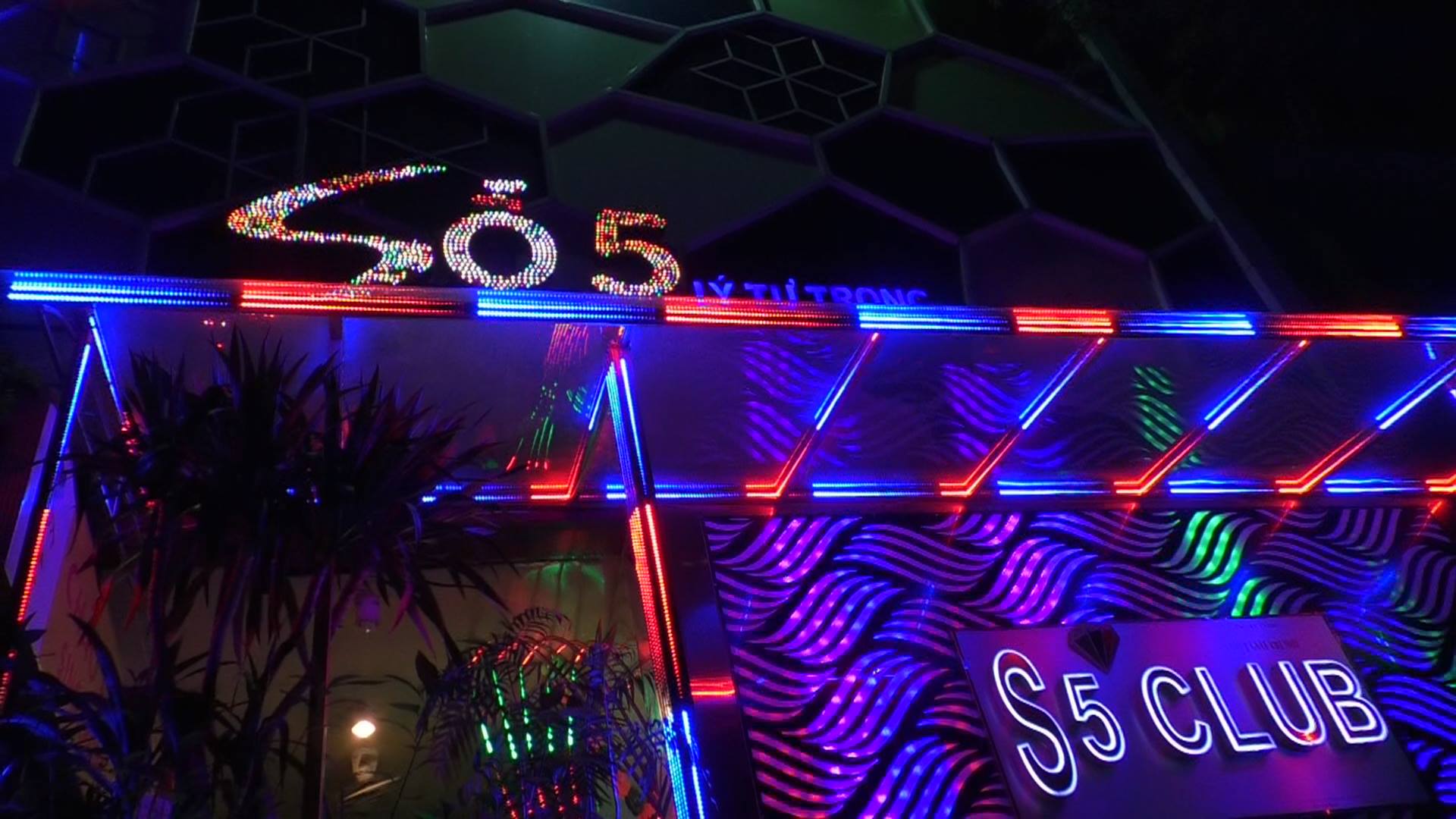 Bí mật bên trong điểm ăn chơi “hạng sang” giữa Sài Gòn - 1