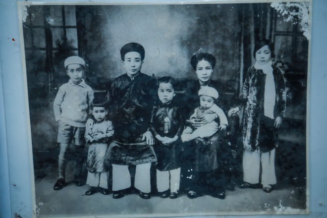 Hốt hoảng khi gặp diễn viên U90 "chết 5 lần 7 lượt" trên phim - 4