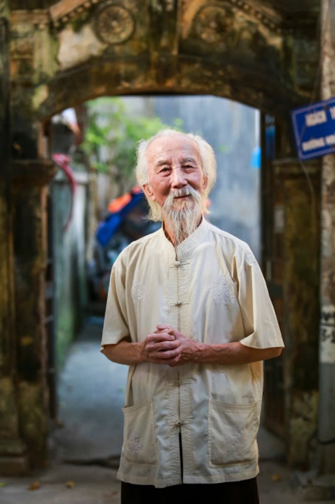 Hốt hoảng khi gặp diễn viên U90 "chết 5 lần 7 lượt" trên phim - 12