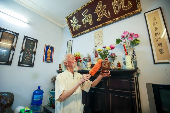 Hốt hoảng khi gặp diễn viên U90 "chết 5 lần 7 lượt" trên phim - 8