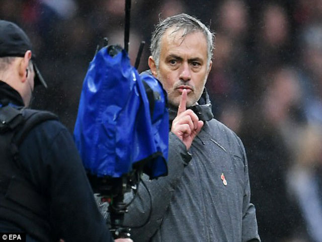MU hạ Tottenham: Mourinho ”bịt miệng” anti-fan, Pochettino thề báo thù