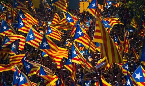 Nguy cơ nội chiến khi Catalonia chống lệnh chính quyền Madrid - 1
