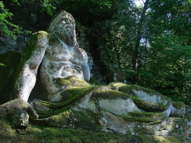 Bí mật những bức tượng khổng lồ, kỳ quái ẩn náu trong Rừng Thiêng - 4