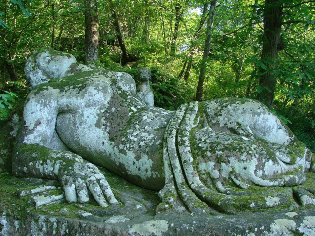 Bí mật những bức tượng khổng lồ, kỳ quái ẩn náu trong Rừng Thiêng - 5