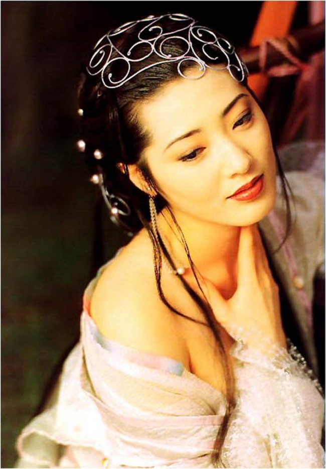 Nổi danh một thời ở Hong Kong những năm thập niên 90, Dương Tư Mẫn từng là một trong những nữ diễn viên nổi tiếng nhất của dòng phim cấp 3.