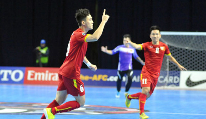 Futsal Việt Nam đại thắng 18 bàn: Tưng bừng đoạt vé bán kết - 1