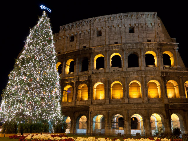 Rome, Italia: Thành phố Rome có mùa đông không quá lạnh với nhiệt độ trung bình khoảng 10 độ C. Lượng khách vào dịp cuối năm cũng giảm đáng kể so với mùa hè, nên đây thời điểm lý tưởng để khám phá vẻ đẹp của thành phố.