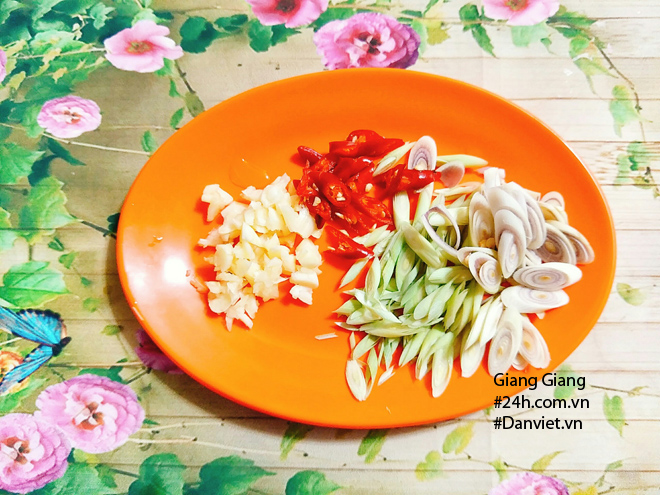 Ốc hương xào sả ớt ngon xuýt xoa ngày gió mùa - 4