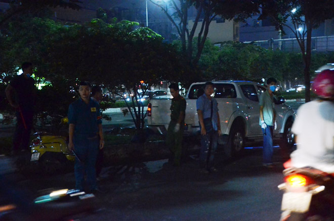 Nóng 24h qua: Kẻ chém hàng loạt kính ô tô ở Sài Gòn khai lý do gây sốc - 2