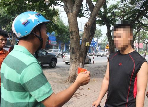 Nóng 24h qua: Kẻ chém hàng loạt kính ô tô ở Sài Gòn khai lý do gây sốc - 3