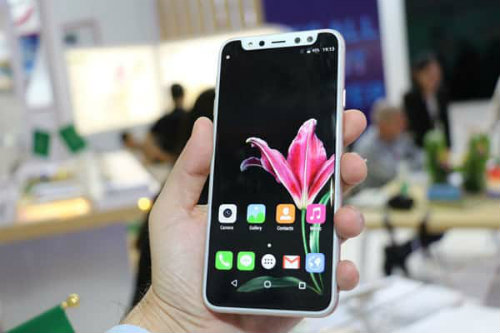 &#34;Người em thất lạc&#34; của iPhone X ra mắt, giá chỉ 8 triệu đồng - 3