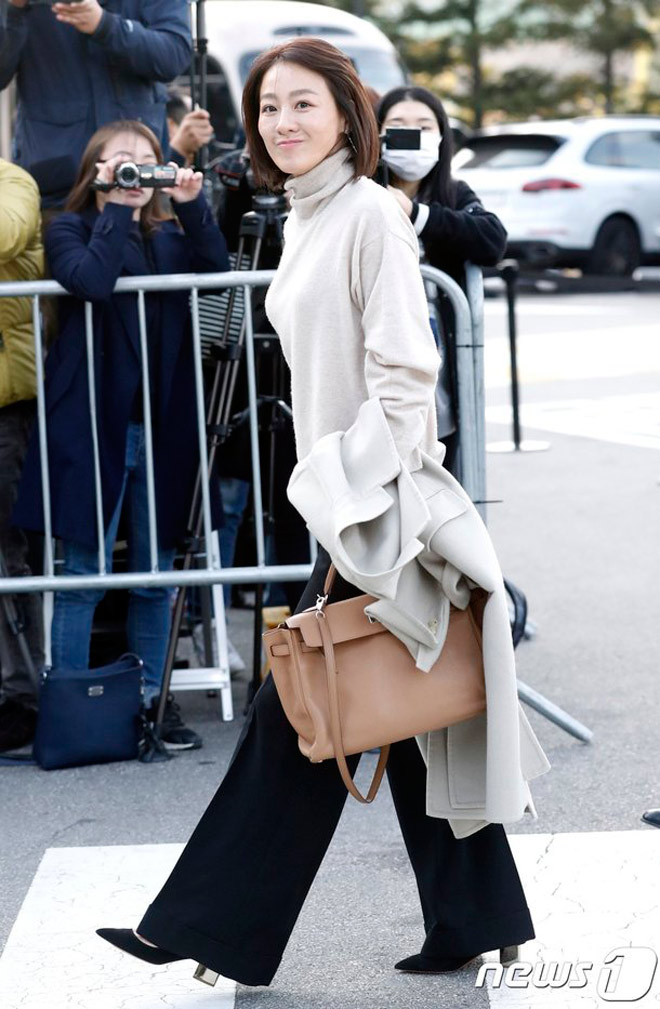 Chương Tử Di "cân" cả dàn khách mời dự đám cưới thế kỷ Song Hye Kyo - 5