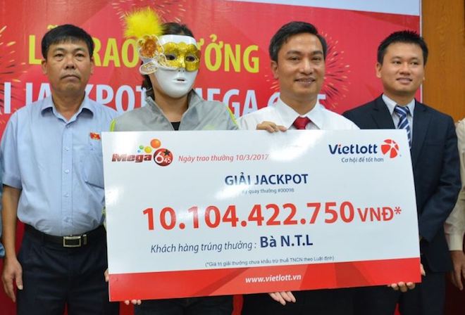 1001 kiểu hóa trang của người trúng jackpot tiền tỉ tại VN - 10