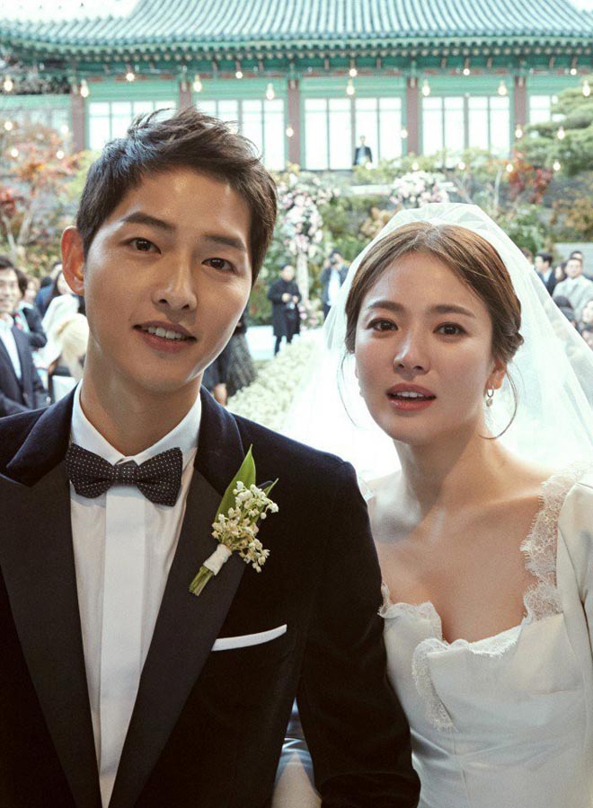 Bộ ảnh cưới đặc biệt của Song Hye Kyo và chồng trẻ - 1
