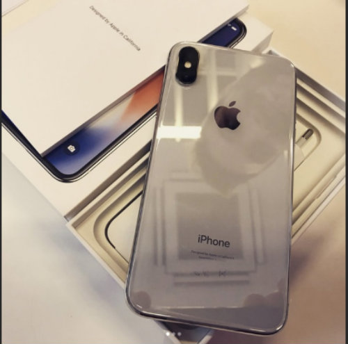 NÓNG: iPhone X xếp chồng hàng loạt sắp giao tận tay khách hàng - 2