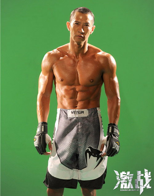 Sao nam U60 khoe cơ bắp khiến hàng triệu con tim phải "loạn nhịp" - 5