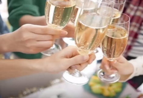 Góc khuất phận đời nhậu thuê của các bóng hồng - 1