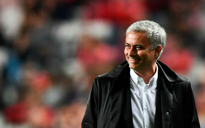 MU lại thắng nhạt: “Quỷ đỏ” quá may hay Mourinho quá tài? - 3