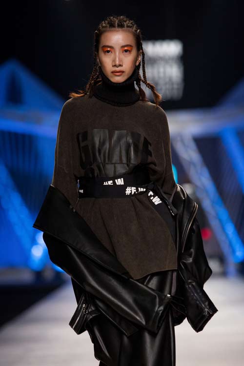 "Mẫu nhí" sành điệu áp đảo "mẫu lớn" trên sàn diễn đường phố thập niên 90 - 3