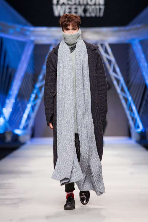 "Mẫu nhí" sành điệu áp đảo "mẫu lớn" trên sàn diễn đường phố thập niên 90 - 5