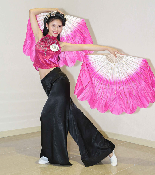 Màn múa đầy mê hoặc tại Hoa hậu Hoàn vũ Việt Nam - 1