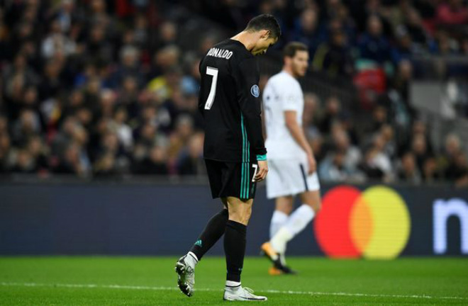 Real lâm nguy, Ronaldo rũ bỏ: Hờn dỗi hay âm mưu tháo chạy - 2