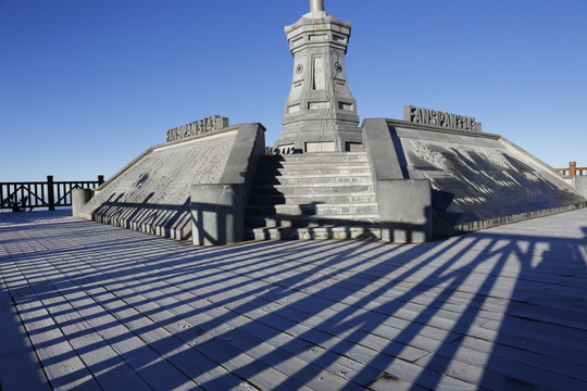 "Đốn tim" vẻ đẹp lung linh của băng giá trên đỉnh Fansipan - 11