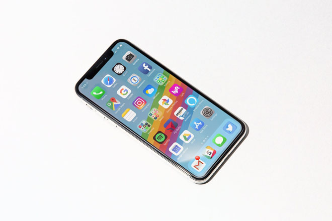 trên tay iPhone X