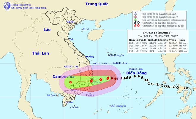 Bão số 12 áp sát đất liền, Quảng Nam-Khánh Hòa bắt đầu mưa to - 1