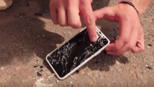 TRANH CÃI: Thả rơi iPhone X từ 6 mét vỡ tan tành - 1