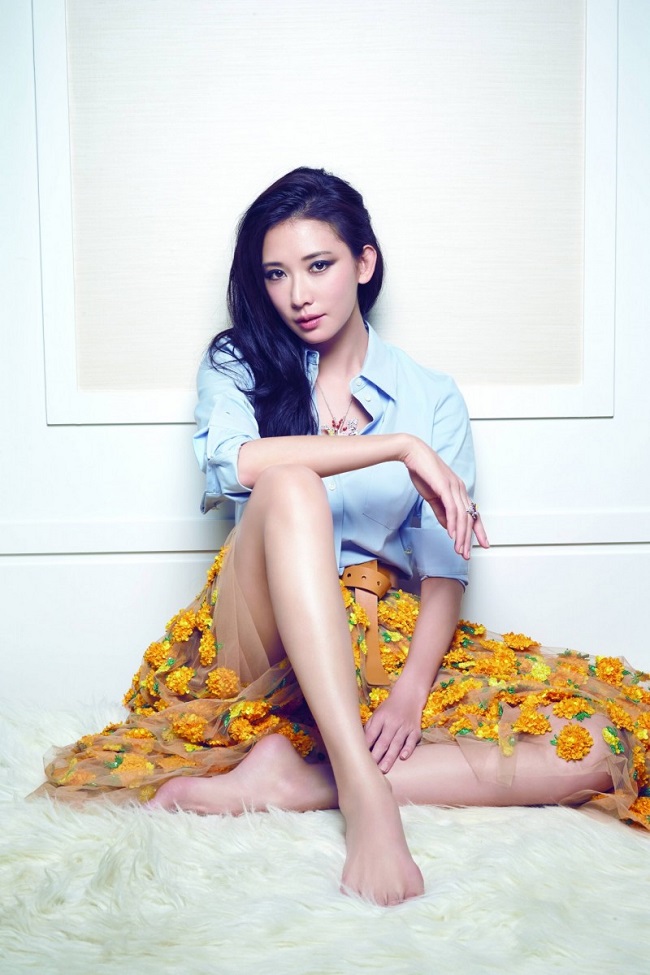 Cô từng hẹn hò với nam diễn viên Ngôn Thừa Húc – ngôi sao của nhóm nhạc F4 và bộ phim Vườn sao băng nổi tiếng một thời.