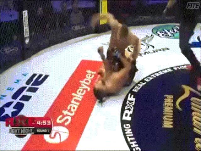 MMA: 10 giây “trăm cú đấm”, tiễn đối thủ đi vào “vô thức”