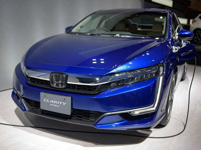 Cận cảnh sedan hybrid cắm điện Honda Clarity PHEV - 1