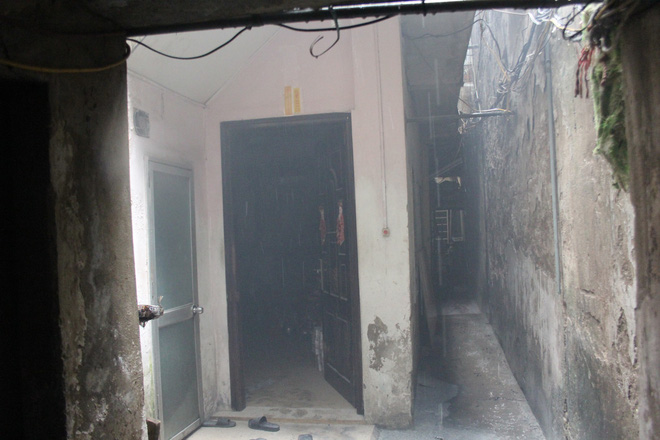 Cháy nhà giữa phố cổ Hà Nội, 2 người thương vong - 1