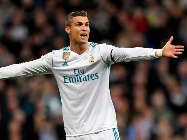 Tịt ngòi vì vận rủi, Ronaldo ích kỷ, buồn từ Bernabeu về nhà