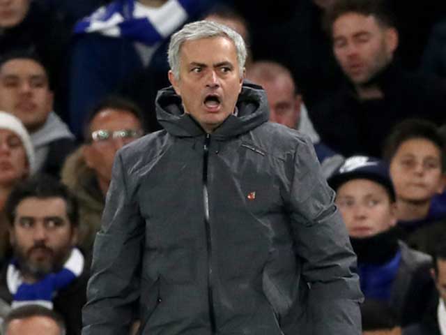MU bị Man City bỏ xa: Mourinho ”gan sứa”, đã biết sợ Pep