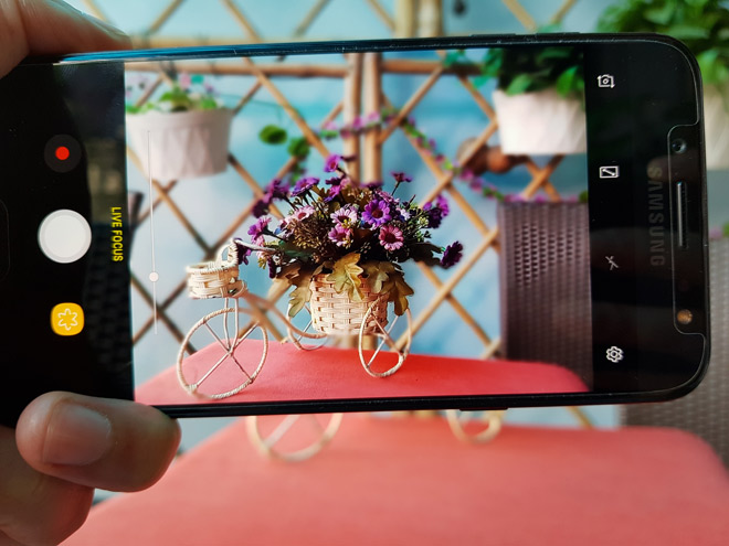 Đánh giá camera kép trên Galaxy J7+: Chụp xóa phông ấn tượng - 3