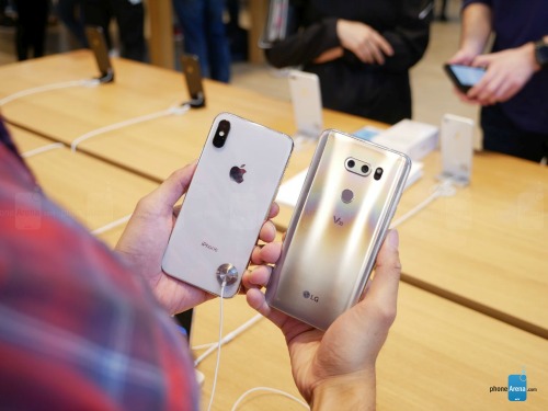 iPhone X và LG V30: Cuộc đua không cân sức - 2