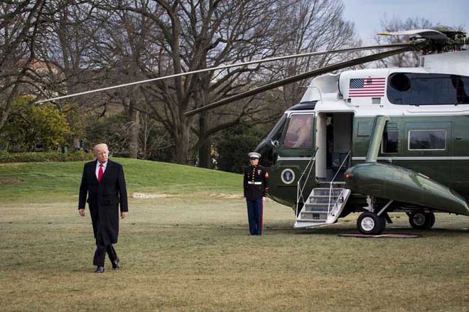 Trực thăng Marine One của ông Trump đang ở Việt Nam có gì đặc biệt? - 1