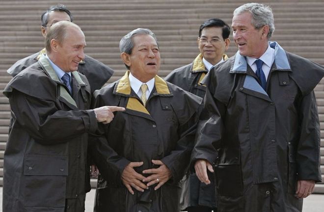 Đằng sau những trang phục lãnh đạo thế giới "diện" tại các kỳ APEC - 12