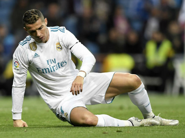 “Vua FIFA” Ronaldo tịt ngòi: Đàn em ở Real vượt mặt, sắp mất ngai vàng