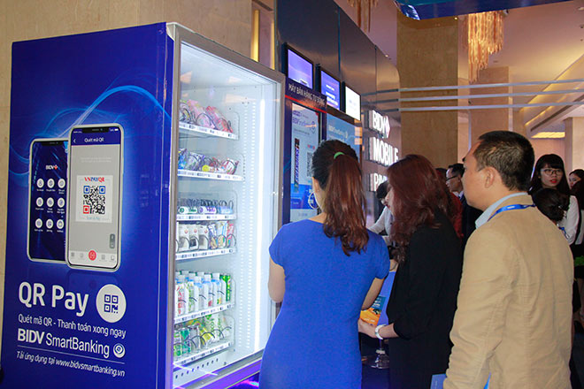 Thú vị với máy bán hàng tự động thanh toán bằng QR Pay - 2