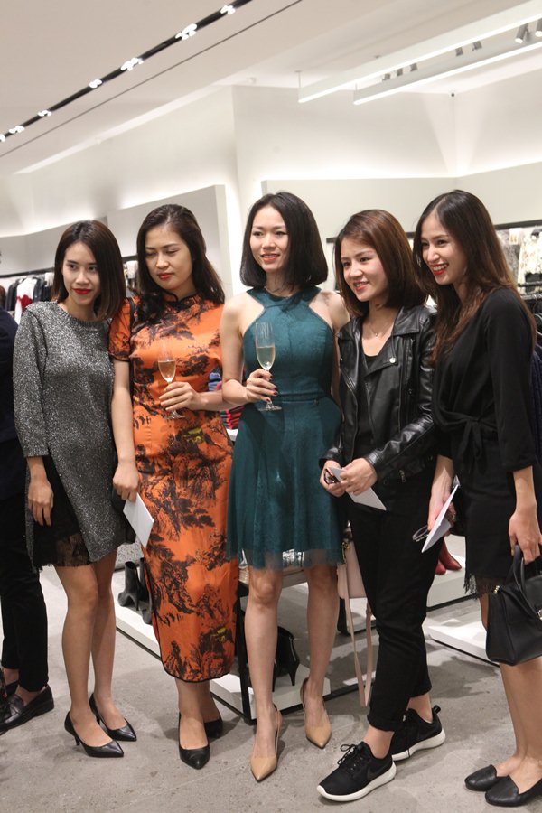 Quyết không kém cạnh H&M, tiệc khai trương Zara Hà Nội ngập sao và tín đồ - 7