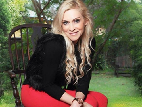 Quý bà thể hình bị tẩy chay vì...quá đẹp - 5