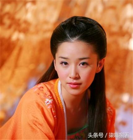 Sao nữ diện đồ ngủ trên màn ảnh "hớp hồn" triệu mày râu - 3